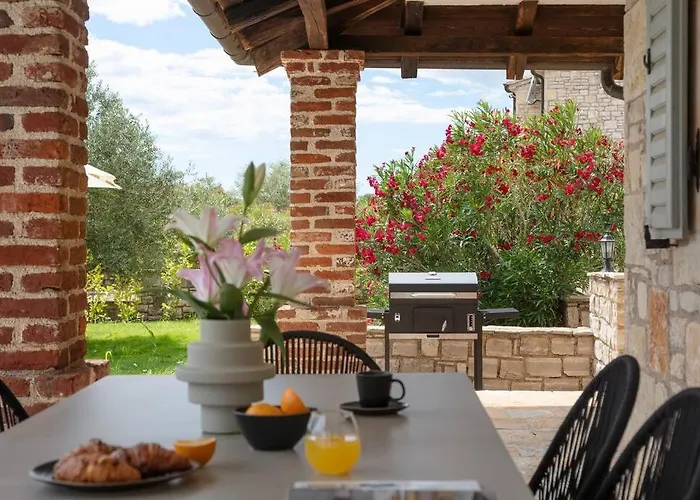 Rustic Rubus With A Pool In Istria * Sveti Lovreč Pazenatički