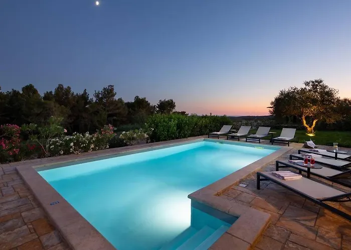 Villa Rustic Rubus With A Pool In Istria
