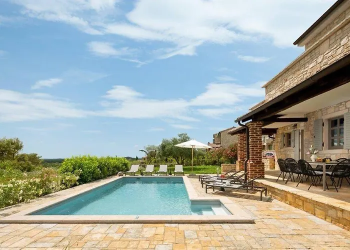 Villa Rustic Rubus With A Pool In Istria Sveti Lovreč Pazenatički