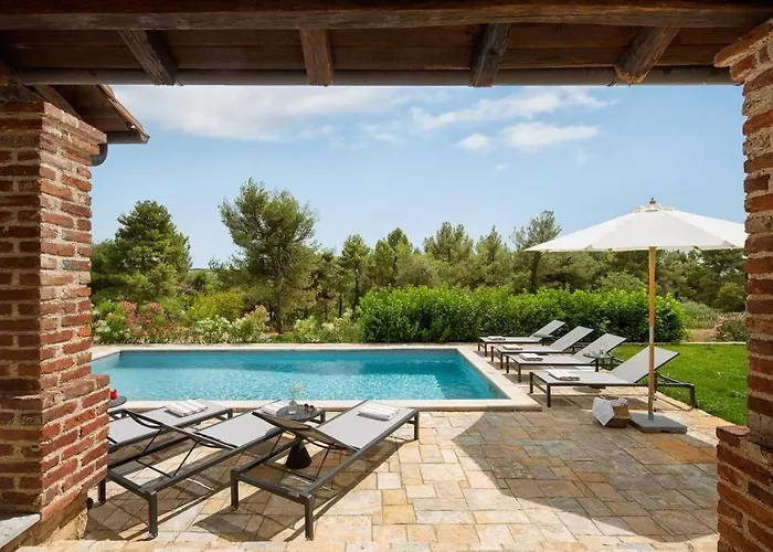 Rustic Rubus With A Pool In Istria Villa