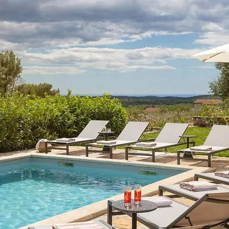 Rustic Rubus With A Pool In Istria Villa *