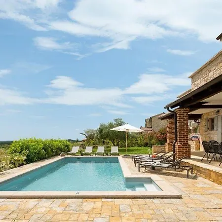 Villa Rustic Rubus With A Pool In Istria Sveti Lovreč Pazenatički
